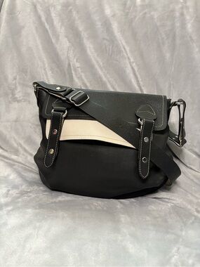 Renato Cueros Black & White Pebbled Leather Crossbody Bag